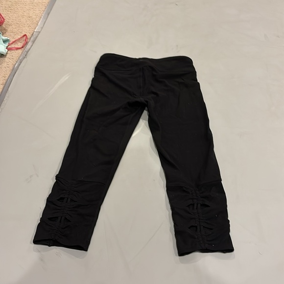 Athleta Girl High Rise Stash Your Treasures Tight Cinch Capri Leggings black M - Picture 4 of 6